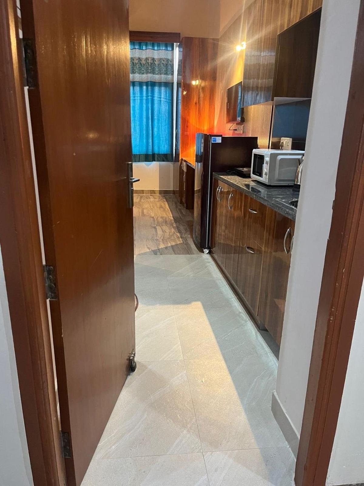 Studio Apartment In 大诺伊达 外观 照片